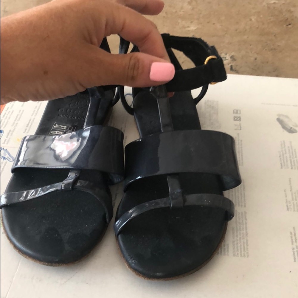 Gucci girls sandals size 29 navy
